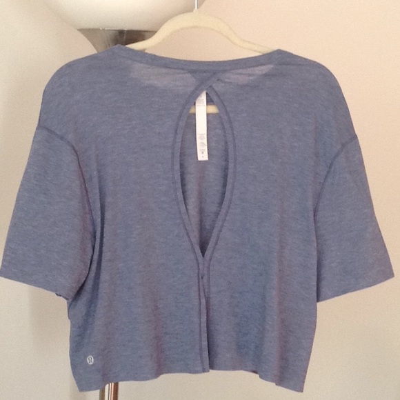 🔥🔥🔥Lululemon - Dusty Blue Cropped Top - Picture 7 of 8